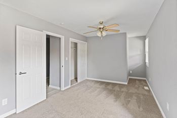Bedroom With Closet at Spring Creek Townhomes Apartments, Illinois 62702